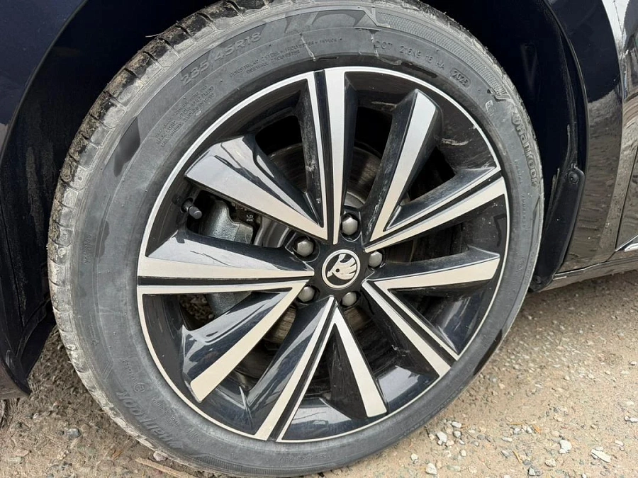 Skoda Superb, 2025г., передний привод, робот