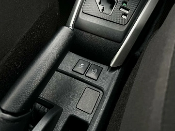 Toyota Corolla, 2017г, передний привод, автомат