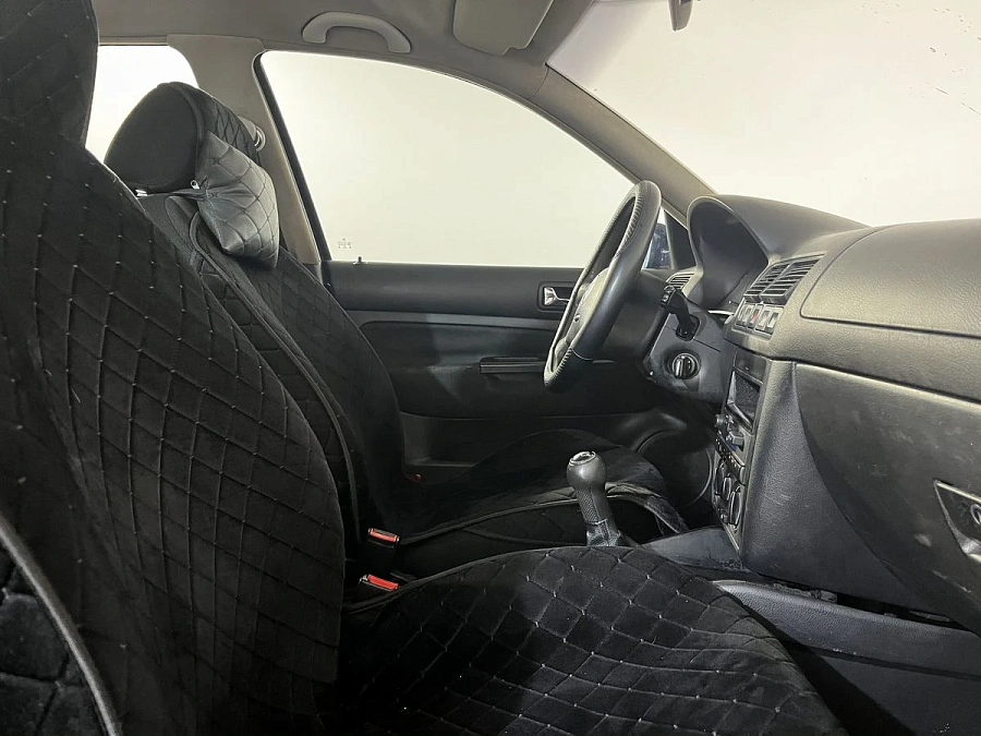 Volkswagen Golf, 2001г., передний привод, механика