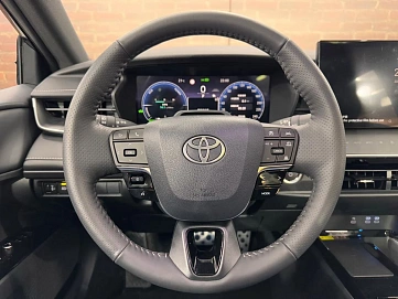 Toyota Camry, 2024г, передний привод, вариатор