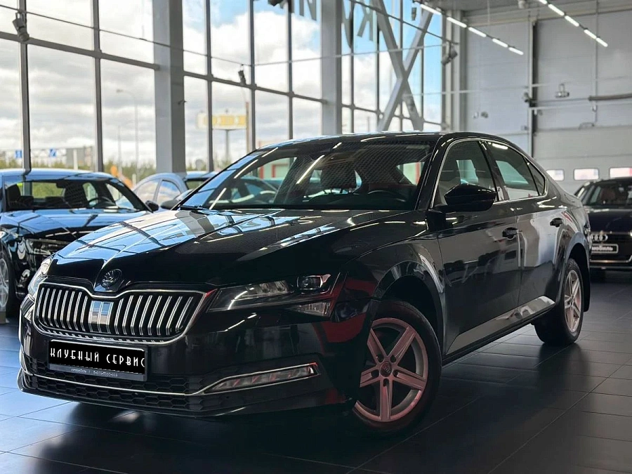 Skoda Superb, 2020г., передний привод, робот