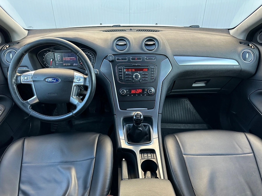 Ford Mondeo, 2012г., передний привод, механика