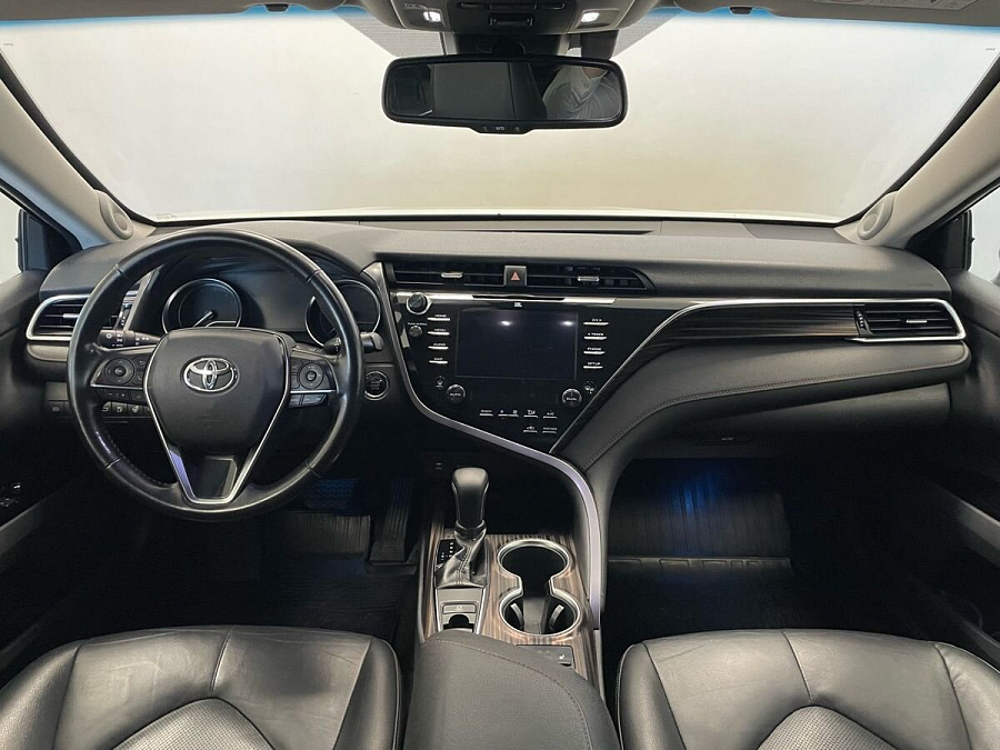 Toyota Camry, 2018г., передний привод, автомат