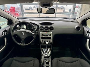 Peugeot 308, 2008г, передний привод, автомат