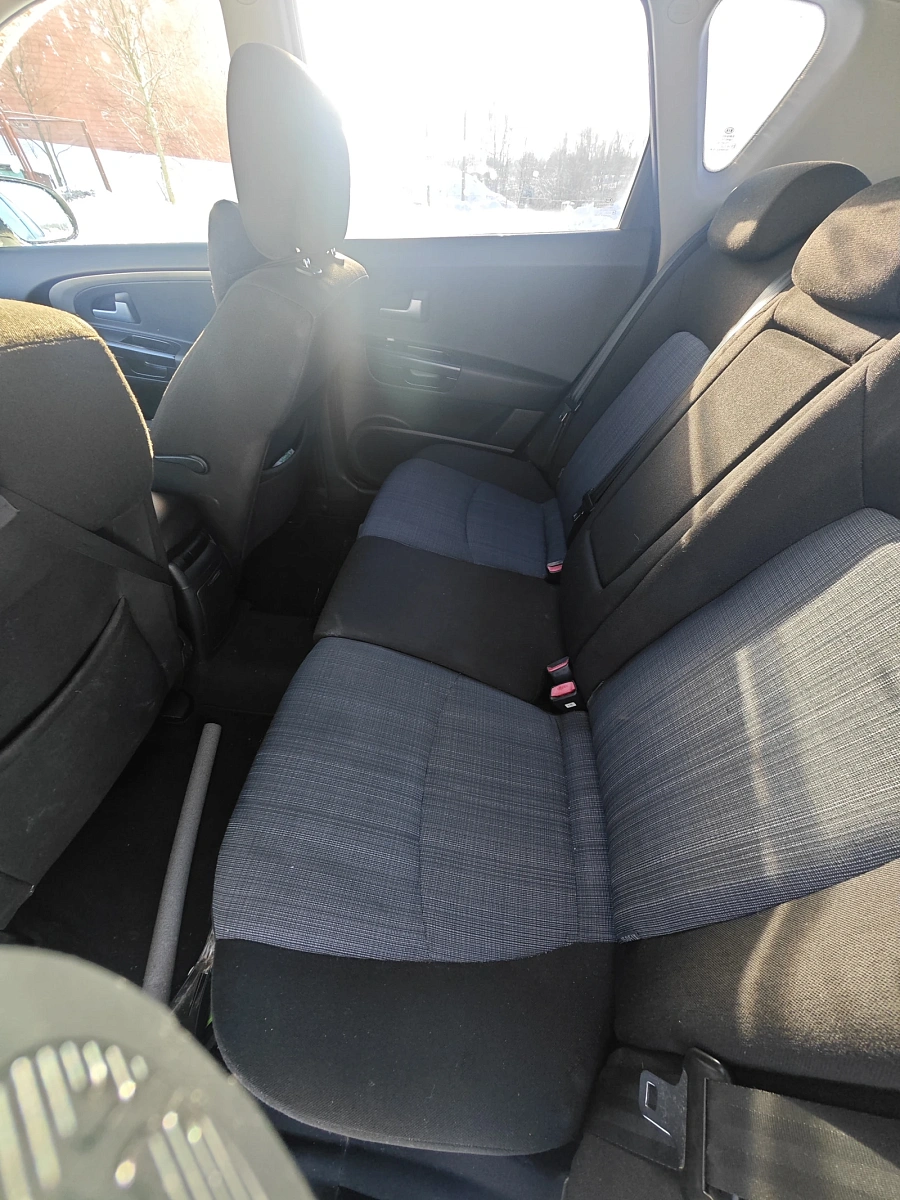 Kia Ceed, 2010г., передний привод, автомат