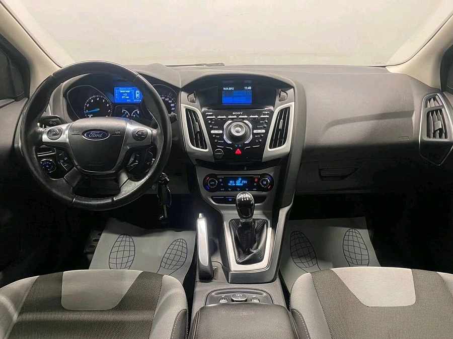 Ford Focus, 2012г., передний привод, механика