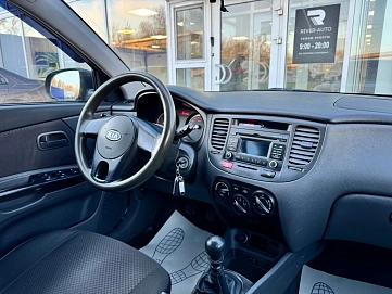 Kia Rio, 2010г., передний привод, механика