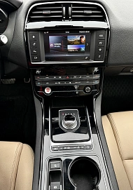 Jaguar XE, 2016г, задний привод, автомат