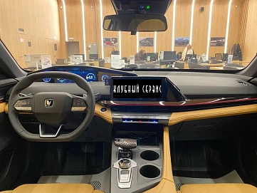 Changan UNI-V, 2023г, передний привод, робот