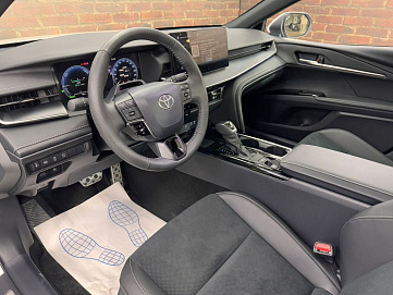 Toyota Camry, 2024г, передний привод, вариатор