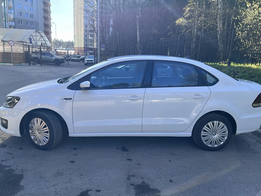 Volkswagen Polo, 2018г., передний привод, автомат