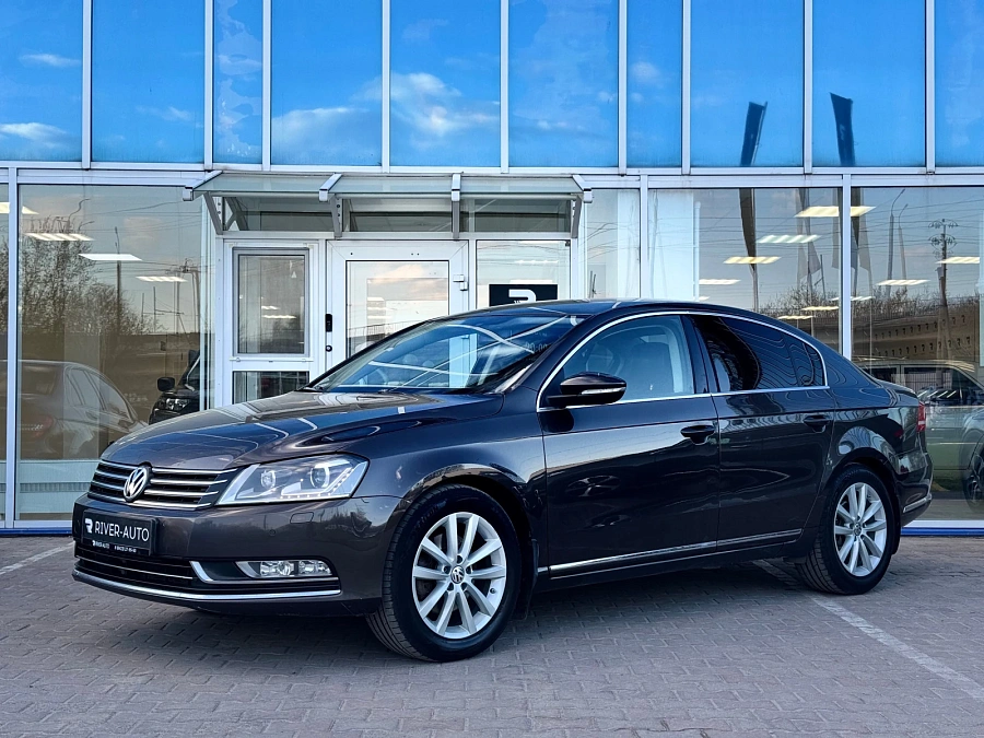Volkswagen Passat, 2012г., передний привод, робот