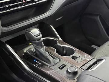 Toyota Highlander, 2025г, полный привод, автомат
