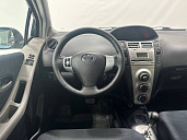 Toyota Yaris, 2007г., передний привод, робот