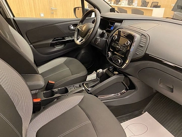 Renault Kaptur, 2022г, передний привод, вариатор