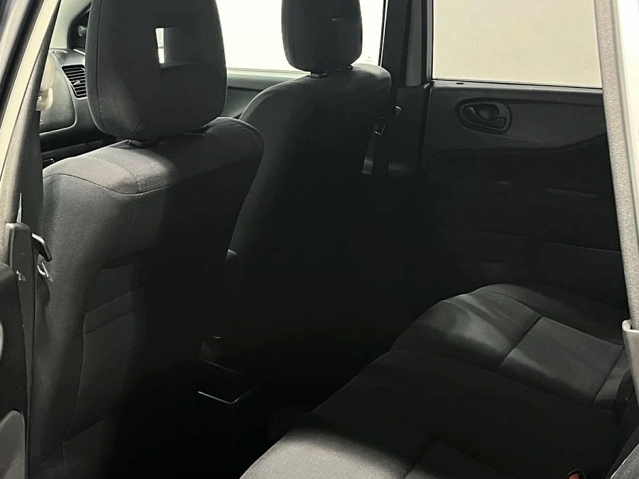 Mitsubishi Space Star, 2004г., передний привод, автомат