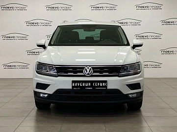 Volkswagen Tiguan, 2018г, передний привод, автомат