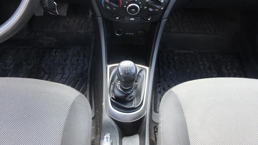 Hyundai Solaris, 2014г., передний привод, механика
