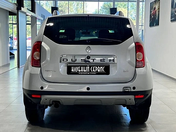 Renault Duster, 2013г, передний привод, автомат