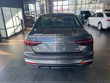 Audi A4, 2023г, передний привод, робот