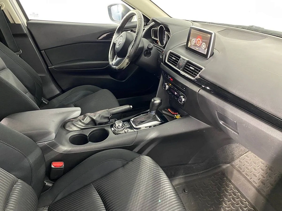 Mazda 3, 2016г., передний привод, автомат