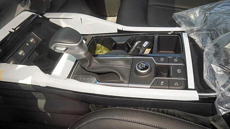 Kia Sorento, 2022г, передний привод, автомат