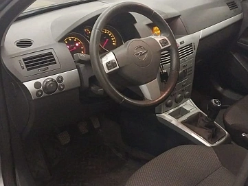 Opel Astra, 2012г, передний привод, механика