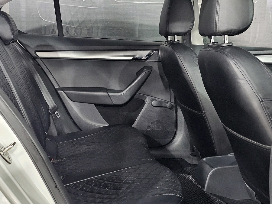 Skoda Octavia, 2018г., передний привод, автомат