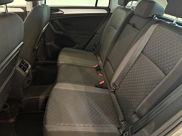 Volkswagen Tiguan, 2017г, передний привод, автомат