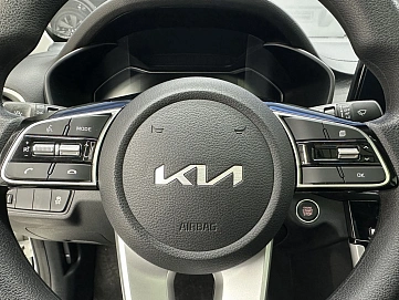 Kia K3, 2022г, передний привод, вариатор