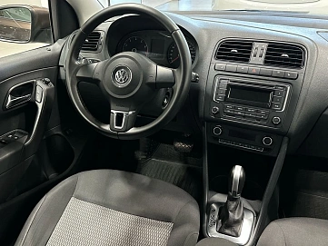 Volkswagen Polo, 2015г, передний привод, автомат