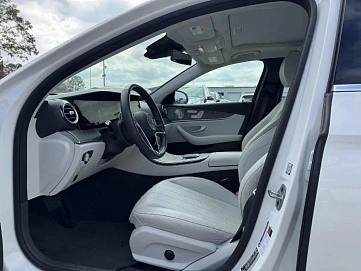 Mercedes-Benz E-Класс, 2022г, задний привод, автомат