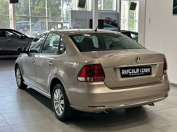Volkswagen Polo, 2015г, передний привод, автомат