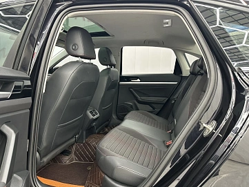 Volkswagen Lavida, 2022г, передний привод, робот