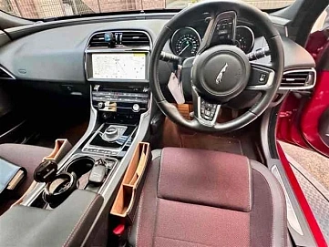 Jaguar XE, 2017г, полный привод, автомат