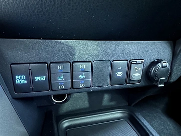 Toyota RAV4, 2018г, полный привод, вариатор