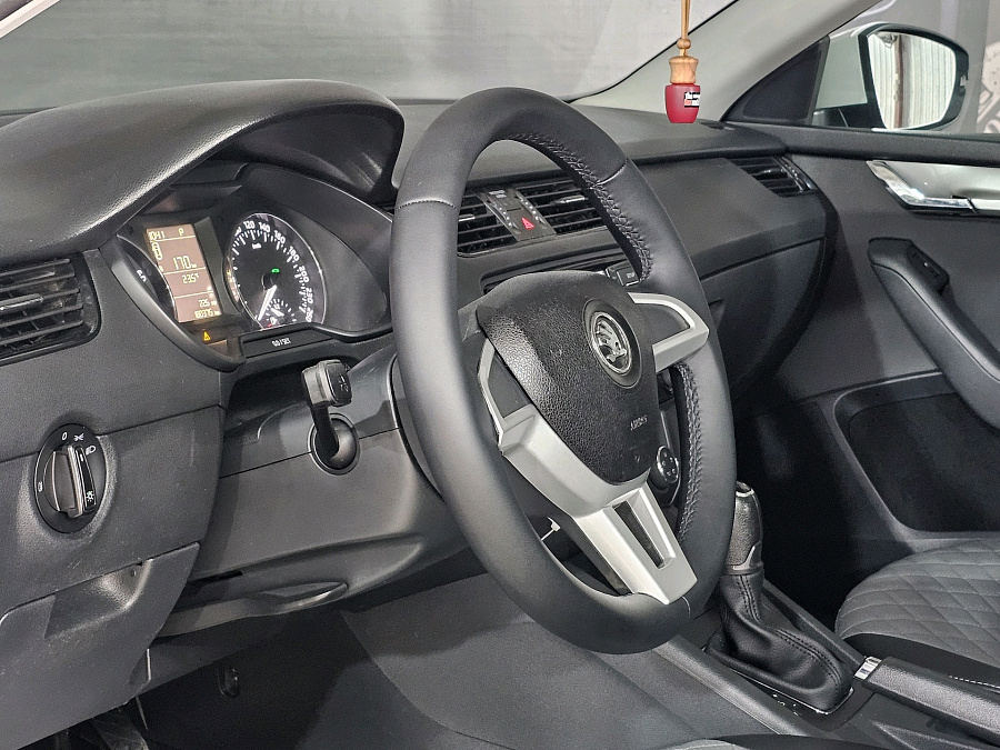 Skoda Octavia, 2018г., передний привод, автомат