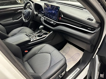 Toyota Highlander, 2026г, полный привод, автомат