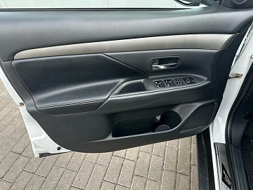 Mitsubishi Outlander, 2015г, полный привод, вариатор