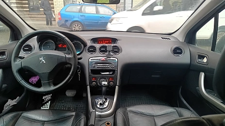 Peugeot 308, 2008г, передний привод, автомат