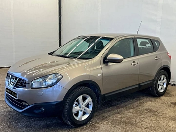 Nissan Qashqai, 2011г, передний привод, механика