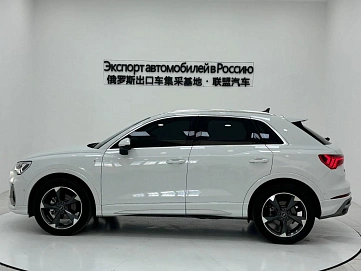 Audi Q3, 2022г, передний привод, робот