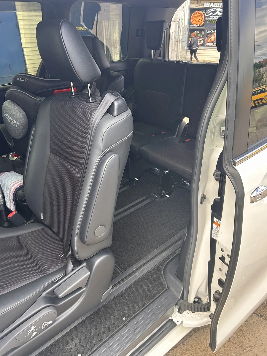 Toyota Esquire, 2019г., передний привод, вариатор