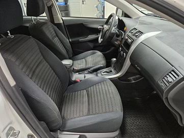 Toyota Corolla, 2011г., передний привод, автомат