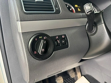 Volkswagen Touran, 2011г, передний привод, механика