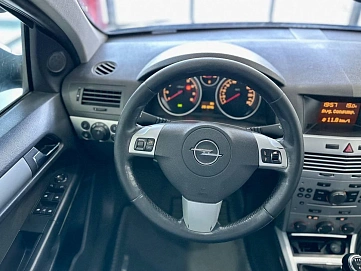 Opel Astra, 2010г, передний привод, механика