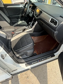 Volkswagen T-Roc, 2022г, передний привод, робот