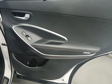 Hyundai Santa Fe, 2013г., передний привод, автомат