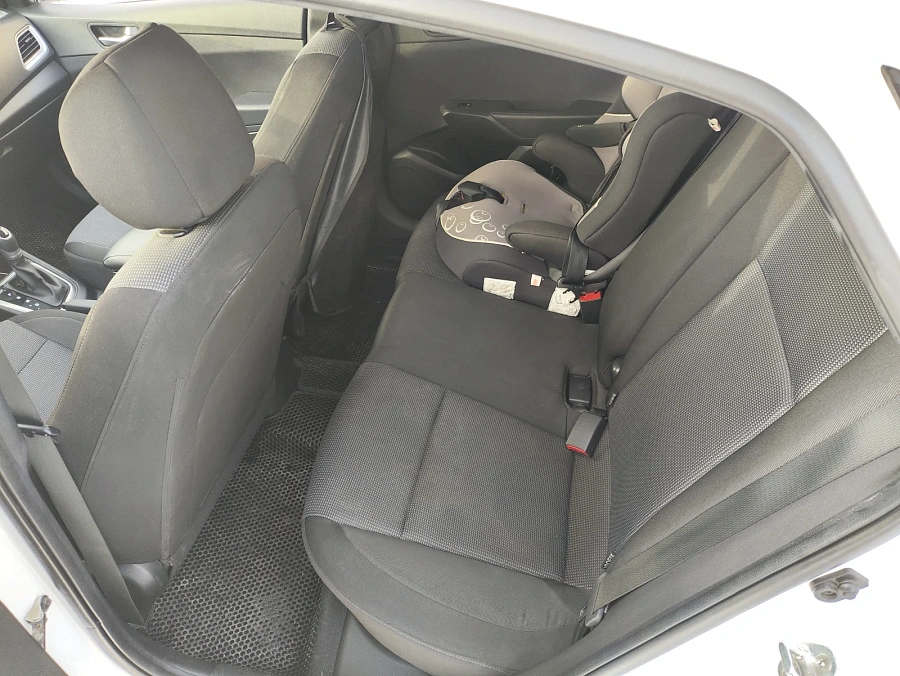 Hyundai Solaris, 2021г., передний привод, автомат