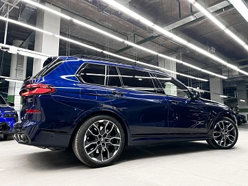 BMW X7, 2024г, полный привод, автомат